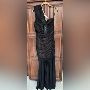 Final Price-Quick Sale –Elliatt Vienna Gown black (NWT) SizeXXLARGE AUS